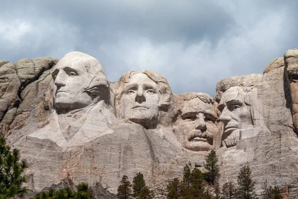 Mount Rushmore National Memorial Masywna Rzeźba Czterech Amerykańskich Prezydentów Wyrzeźbionych — Zdjęcie stockowe