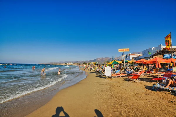 Spiaggia Con Turisti Malia Dell Isola Creta — Foto Stock