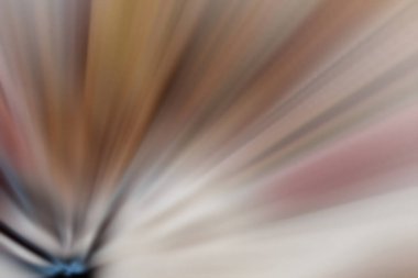 Mor ışık ışınlarının bulanık dokusu