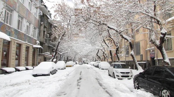 Belo Tiro Yerevan Ruas Cobertas Neve Durante Inverno — Fotografia de Stock
