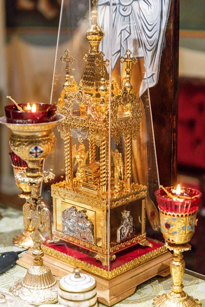 Vertical Closeup Golden Shrine Miniature Lit Oil Candles Eastern Orthodox — Stock Photo, Image