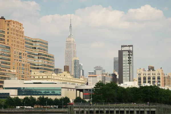 ニューヨーク市のスカイラインとエンパイア ステート アンド ジェンガの建物 アメリカ — ストック写真