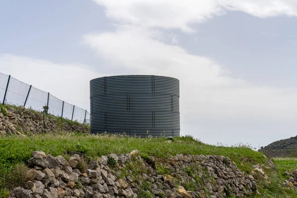 Metal Water Tank Irrigate Crop Fields — Stock Photo, Image