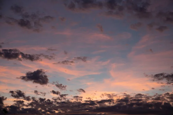 Ein Lebendiger Himmel Bei Sonnenuntergang Oder Sonnenaufgang — Stockfoto