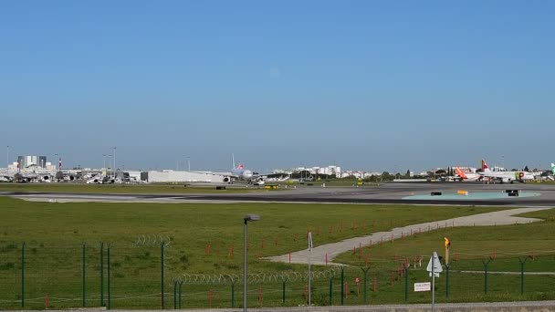 Förflyttning Flygplan Lissabons Flygplats — Stockvideo