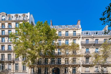Paris, tipik Haussmann Bulvarı, lüks bir bölgede.