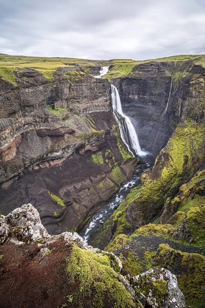 Водопад Хайфосс Исландии Летом — стоковое фото