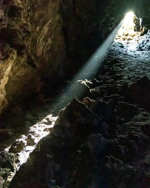 Гарний Знімок Сонячного Світла Падає Печеру — стокове фото
