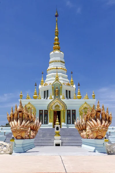 Eine Vertikale Aufnahme Des Wat Saen Suk Tempels Der Provinz — Stockfoto