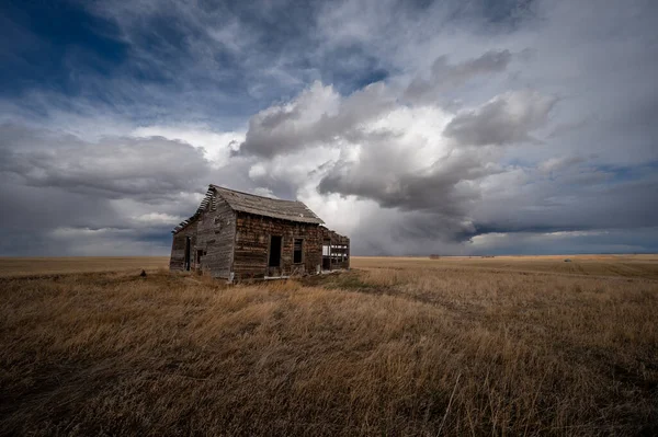 Abandoned Farm Buildings Alberta Early Spring — Stock Photo, Image