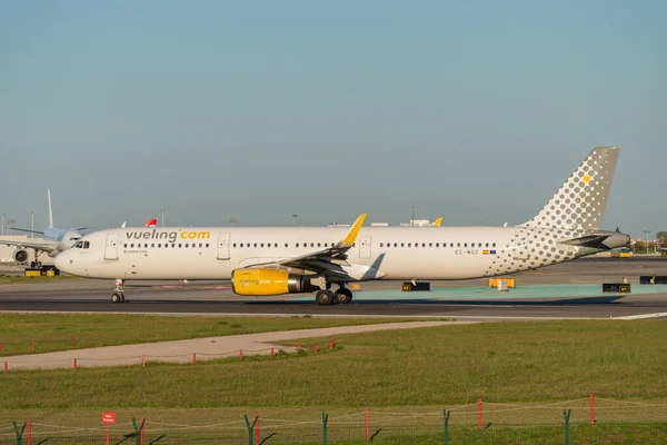 Avião Airbus A321 231 Companhia Aérea Vueling Aguarda Ordens Para — Fotografia de Stock
