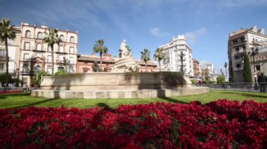 İspanya 'nın ünlü Hispalis, Sevilla, Endülüs çeşmesinin güzel manzarası.