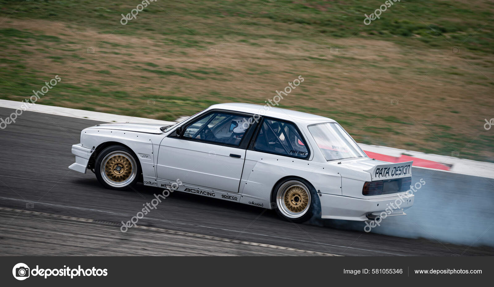 Конкурс White E30 Подготовлен Дрифта – Стоковое Редакционное Фото.