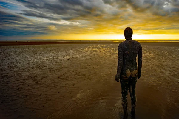 Eine Schöne Aufnahme Einer Skulptur Einem Anderen Ort Crosby Beach — Stockfoto