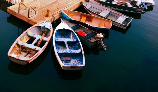 Una Vista Aerea Barche Pesca Colorate Legno Nel Porto Vicino — Foto Stock