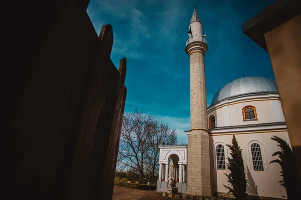 Une Belle Mosquée Juma Sous Ciel Bleu — Photo