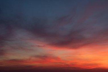 Renkli gökyüzünün mükemmel arkaplan fotoğrafı