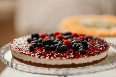 Böğürtlenli cheesecake 'e yakın çekim