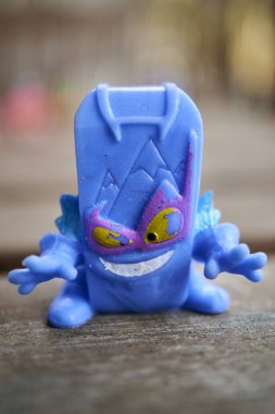 Sihirli bir kutu markası Superthing mavi snowboard şekilli oyuncak heykel