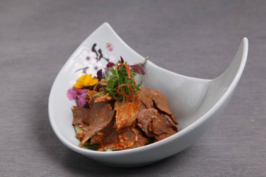 Restoranlarda Çin mutfağının fotoğraflarını çekmek için uygun.