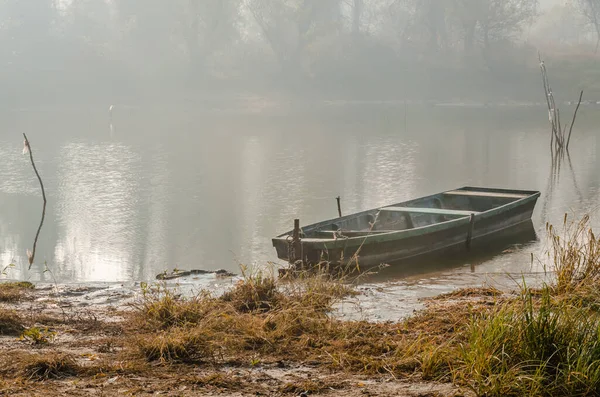 Wooden Fishing Boat Moored Banks Danube Tributary Winter — ストック写真