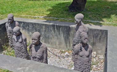 Eski köle pazarındaki Kölelik Anıtı, Stone Town, Zanzibar, Tanzanya.