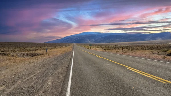 Vägutsikt Solnedgången Usa Nevada — Stockfoto