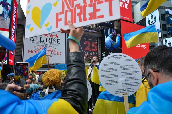Participants Hold Ukrainian Flag Show Support Ukraine Times Square New — Stock Photo, Image