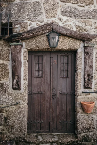 Внешний Вид Деревянной Входной Двери — стоковое фото