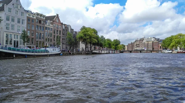 Amsterdam Kanallarında Tekne Turundan Bir Fotoğraf — Stok fotoğraf