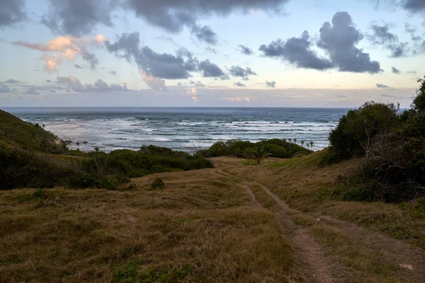 日の出の海岸風景の美しいショット — ストック写真