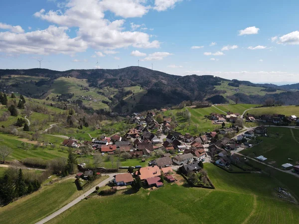 Una Vista Del Villaggio Circondato Montagne — Foto Stock