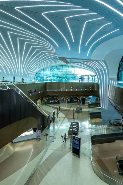 Een Verticaal Schot Van Een Metrostation Gebouw Msheireb Downtown Doha — Stockfoto