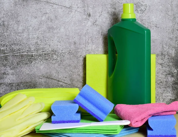 Closeup Household Cleaning Products Sponges Cloths Detergent Grunge Background — Stock Photo, Image