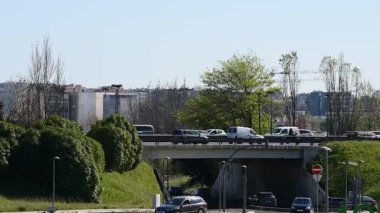 İkinci Çember 'de yoğun bir trafik vardı, Portekiz yollarından biri en yoğun trafik yoğunluğuna sahipti.