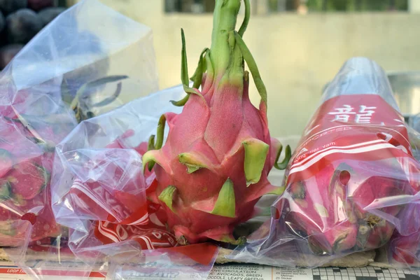 Una Fruta Dragón Mercado Pitaya Dragon Fruta —  Fotos de Stock