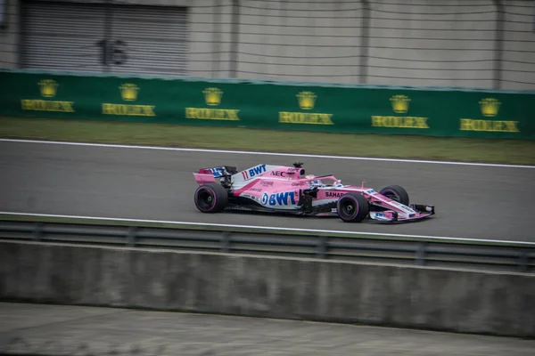 Der Force India Formel Wagen 2018 China Zwischen Den Kurven — Stockfoto