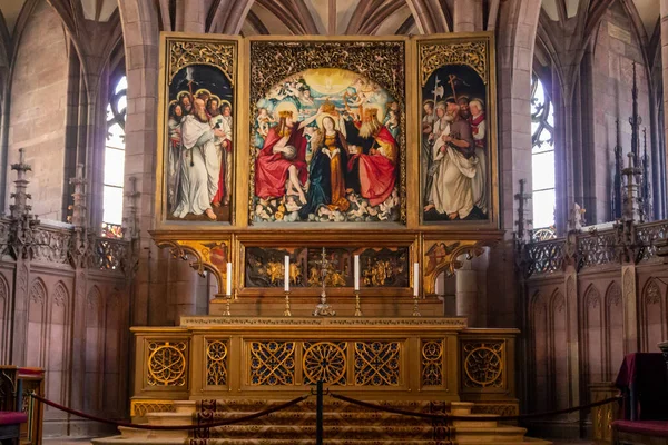 Uma Bela Pintura Topo Altar Catedral Friburgo Breisgau Alemanha — Fotografia de Stock
