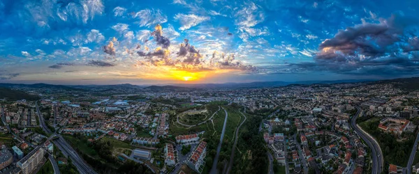 Letecký Panorama Záběr Západu Slunce Krásné Obloze Městském Prostředí — Stock fotografie