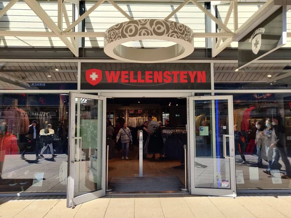 Μπροστινό Μέρος Ενός Καταστήματος Wellensteyn Ένα Εμπορικό Κέντρο Στην Γερμανία — Φωτογραφία Αρχείου