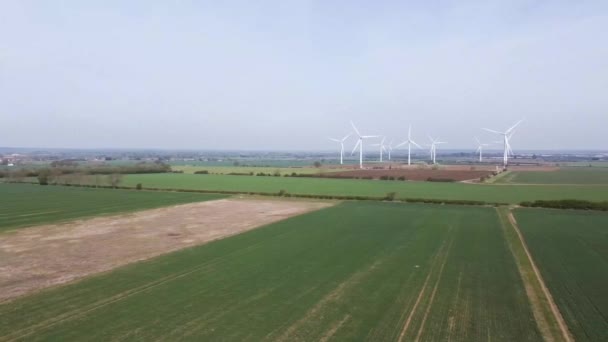 Légi Felvétel Bedfordshire Farmon Található Szélturbinákról — Stock videók