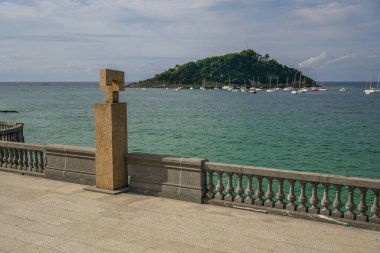 San Sebastian 'da güzel bir ada görüntüsü