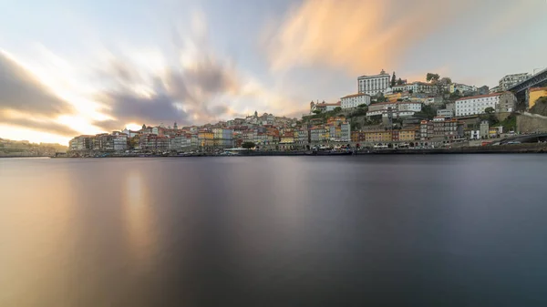 Eine Panoramaaufnahme Einer Stadtlandschaft Von Porto Bei Sonnenuntergang Portugal — Stockfoto