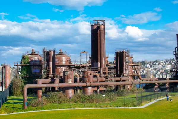 Een Prachtig Uitzicht Een Fabriek Met Een Blauwe Lucht Achtergrond — Stockfoto