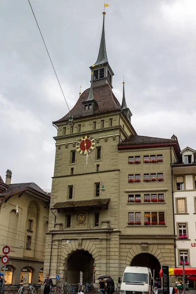 Eine Vertikale Aufnahme Des Kafigturms Historisches Wahrzeichen Bern Schweiz — Stockfoto