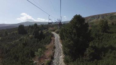 7 Rila Gölü 'ne giden asansörle yükseliyor.