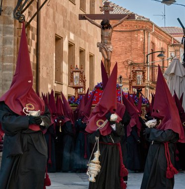 İspanya 'nın Astorga şehrindeki Kutsal Hafta Geçit Töreni