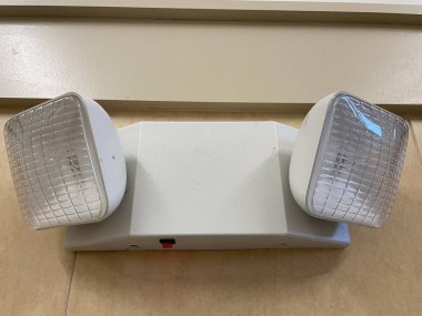 Grovetown, Ga USA - 113-21: Perakende mağazasının duvarındaki flaşlı ışıklar