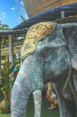 Tayland 'da Pattaya Yüzen Pazarı' nda bir fil heykeli