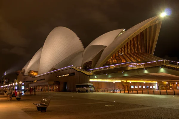 Een Exterieur Van Sydney Opera House Nachts — Stockfoto